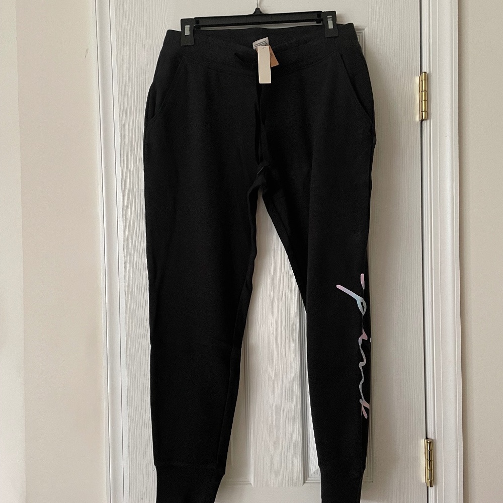 VS PINK Sweatpants Joggers Size MEDIUM BLACK with Script Victorias Secret NWT